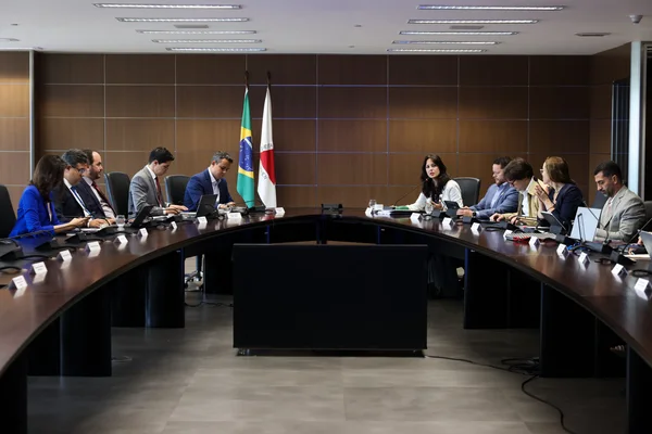 Governo de Minas apresenta resultados e políticas de desenvolvimento econômico à equipe de transição
