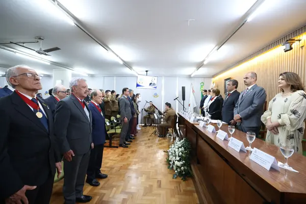 Governador toma posse como presidente de Honra do Instituto Histórico e Geográfico de Minas Gerais 