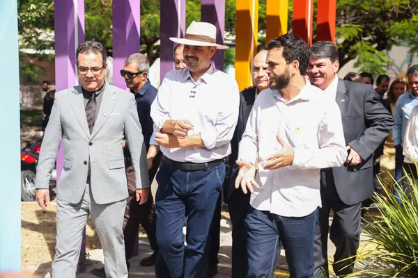 Governo de Minas transfere capital para Montes Claros durante entrega da Medalha Alysson Paolinelli