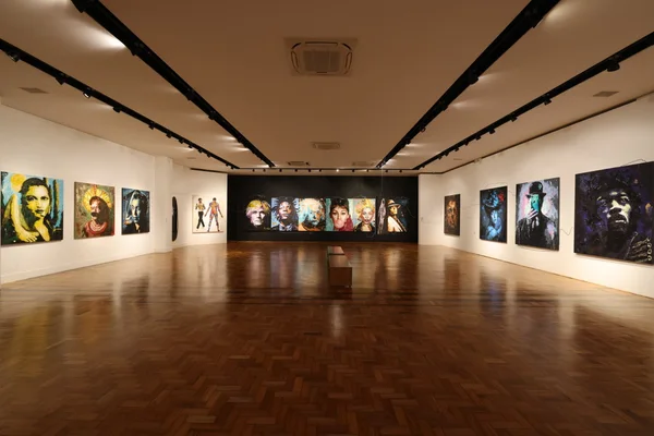 Governador participa de pré-estreia da exposição “Mestre e Influências - A construção do olhar”