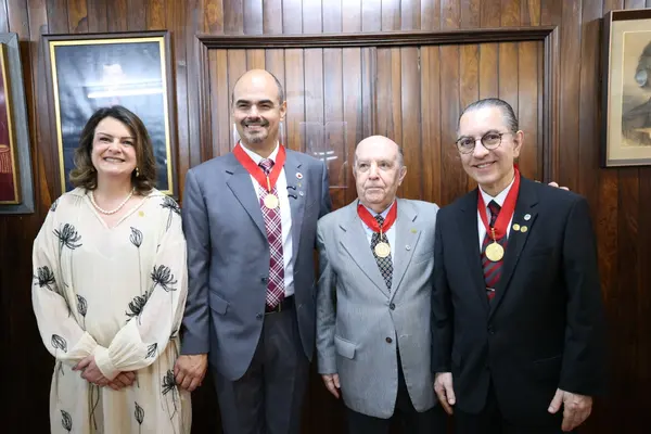 Governador toma posse como presidente de Honra do Instituto Histórico e Geográfico de Minas Gerais 