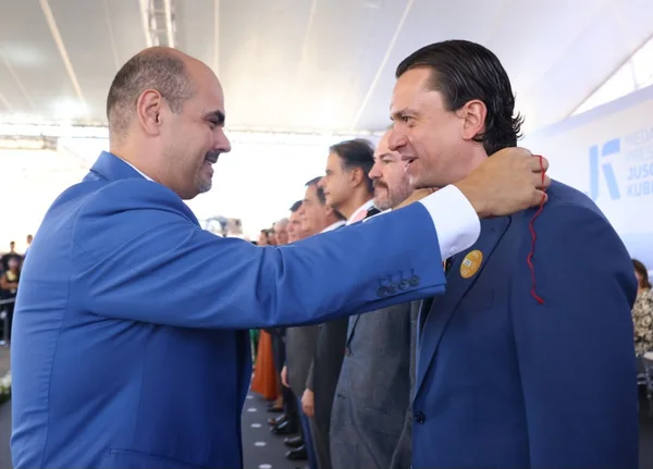 Cerimônia de entrega da Medalha Juscelino Kubitschek, em Diamantina