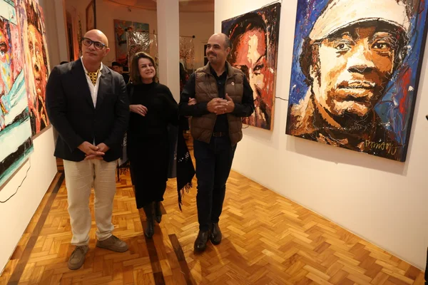 Governador participa de pré-estreia da exposição “Mestre e Influências - A construção do olhar”