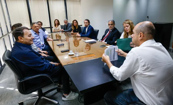 Empresas do Governo de Minas, Cemig e Codemig firmam acordo com clubes de futebol de BH para patrocínio de R$ 32 milhões