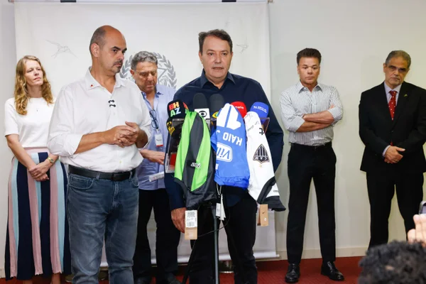 Empresas do Governo de Minas, Cemig e Codemig firmam acordo com clubes de futebol de BH para patrocínio de R$ 32 milhões