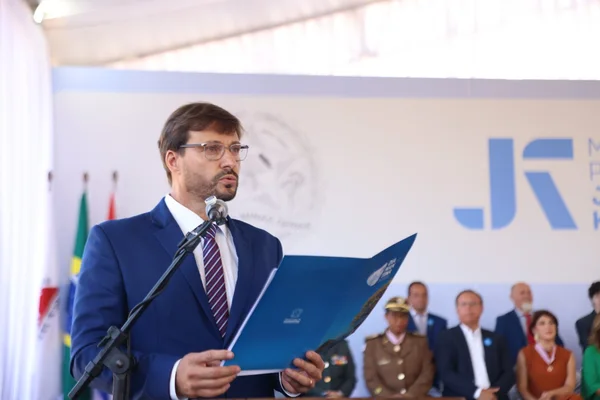 Cerimônia de entrega da Medalha Juscelino Kubitschek, em Diamantina