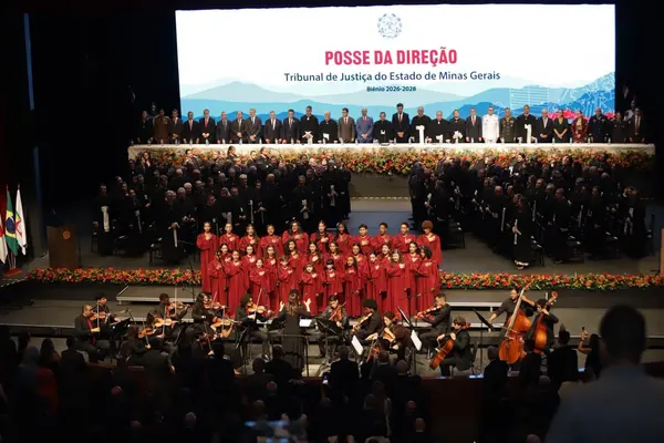 Governador de Minas Gerais participa da posse do novo presidente do TJMG