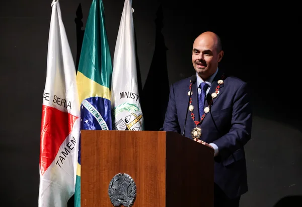 Governador é agraciado com o Grande Colar do Ministério Público de Minas Gerais