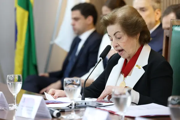 Governador toma posse como presidente de Honra do Instituto Histórico e Geográfico de Minas Gerais 