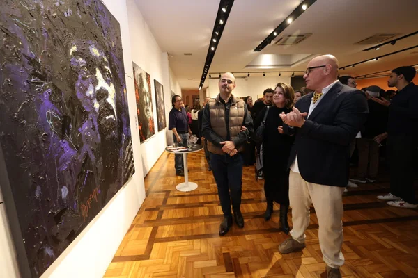Governador participa de pré-estreia da exposição “Mestre e Influências - A construção do olhar”