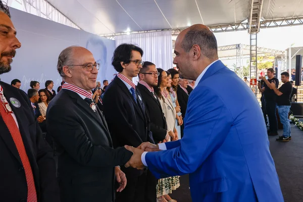 Cerimônia de entrega da Medalha Juscelino Kubitschek, em Diamantina