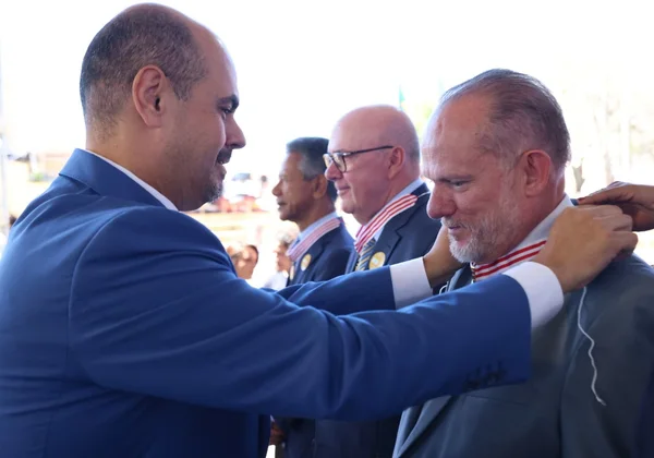 Cerimônia de entrega da Medalha Juscelino Kubitschek, em Diamantina