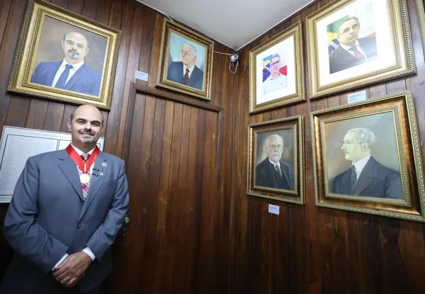 Governador toma posse como presidente de Honra do Instituto Histórico e Geográfico de Minas Gerais 