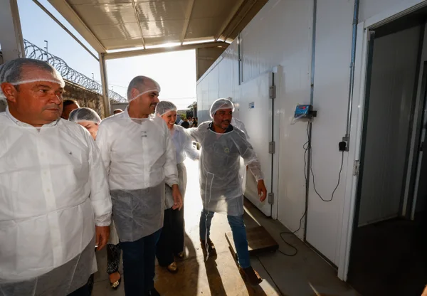 Governador vistoria a Associação dos Produtores Familiares da Região da Boa Vista, em Uberaba