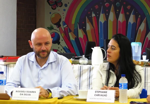Café com jornalistas apresenta metas e desafios da Educação em Minas Gerais