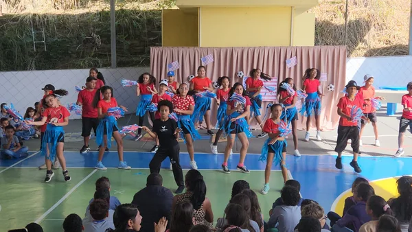 Escolas estaduais de Minas transformam a Copa do Mundo em aprendizado