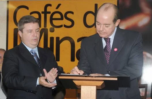 Governador Antonio Anastasia e o secretário Elmiro Nascimento