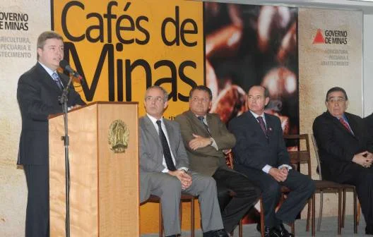 Governador Antonio Anastasia em pronunciamento na solenidade