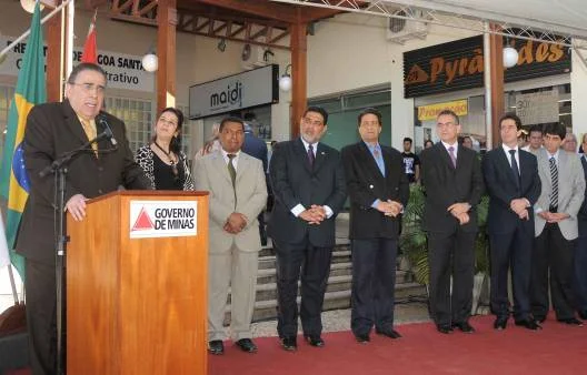 Governador em exercício Alberto Pinto Coelho em pronunciamento