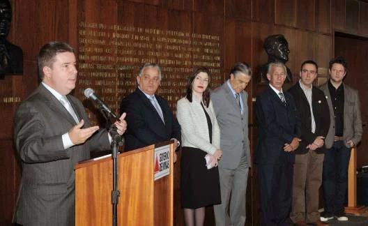 Governador Antonio Anastasia durante pronunciamento na premiação