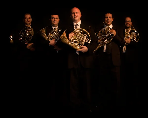 BH Horns interpreta Mozart, Weber e Bach em Açucena, Pescador e Nova Módica