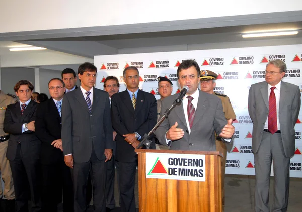 O governador Aécio Neves discursou na inauguração do batalhão da Polícia Militar