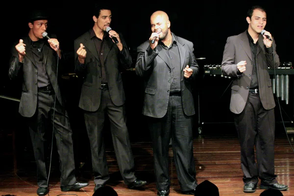 Professores interpretam obras deTom Jobim, Vinícius de Moraes, Villa – Lobos, Clarence e S.Willians