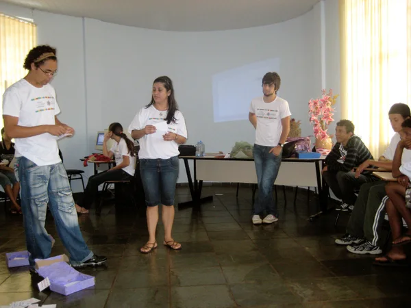 Jovens do Pode Crê! durante debate em Brumadinho
