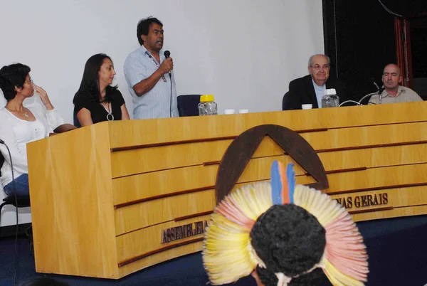 Ailton Krenak durante o seminário realizado na Escola do Legislativo