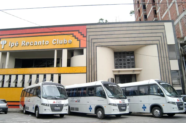 Microônibus entregues com 26 lugares cada, ar condicionado, TV, DVD e cadeiras reclináveis