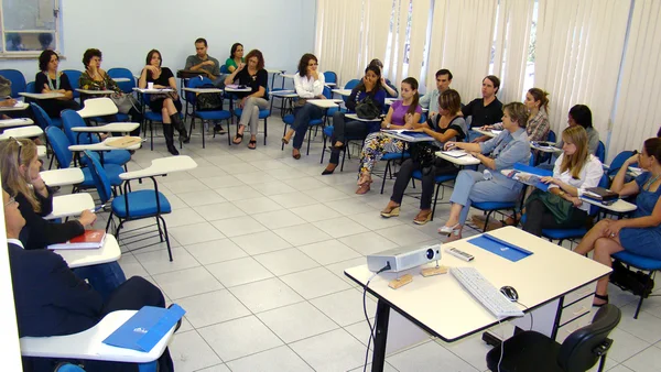 Crianças e adolescentes infratores é tema de debate na ESP