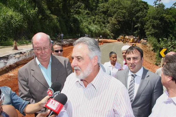 Carlos Melles destaca o trabalho ininterrupto para normalizar o tráfego