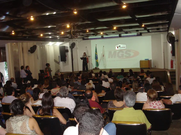 Comemoração reuniu empregados e diretoria no auditório da nova sede