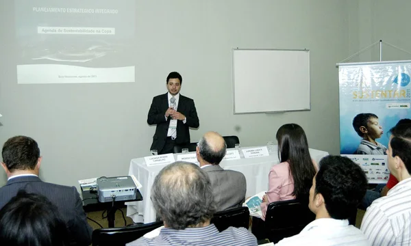 Palestra de Vinícius Lott, gerente do projeto Sustentabilidade da Secopa