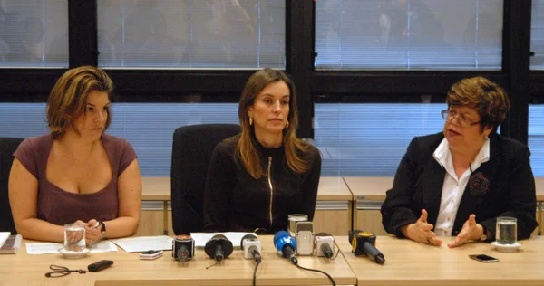 Fernanda Neves, Renata Vilhena e Ana Lúcia Gazzola concedem entrevista