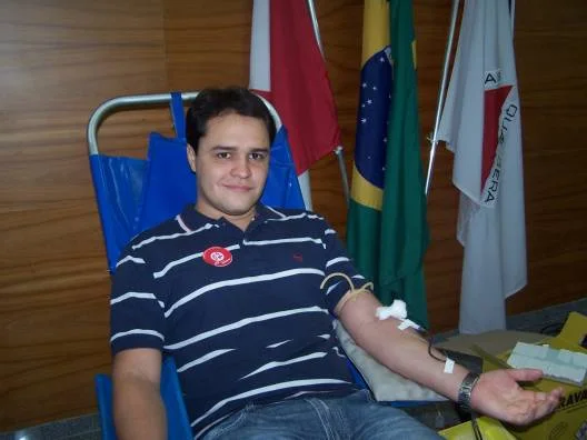 Fabrício Roberto de Freitas durante sua primeira doação