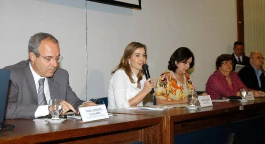 Secretária Renata Vilhena em pronunciamento na apresentação da PAD