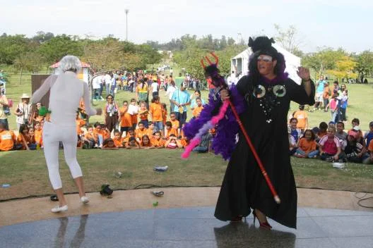 Apresentações teatrais e shows marcaram o dia no parque