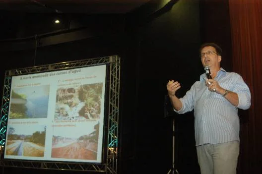 Palestra do professor Marcus Vinícius Polignano