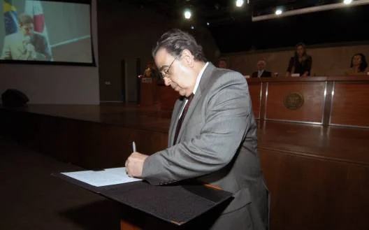 Vice-governador Alberto Pinto Coelho assinou posse dos delegatários