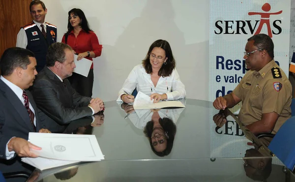 Promotor Paulo César, procurador-geral Alceu José Marques, Andrea Neves e coronel Eduardo César Reis