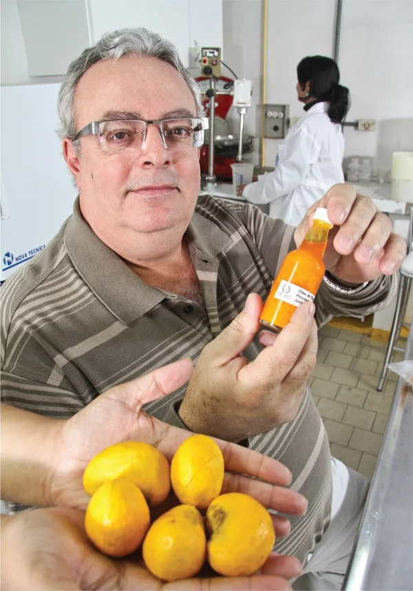 Pesquisador Lincoln Cambraia Teixeira desenvolve método de extração para escala industrial