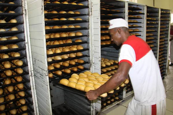 Minas é o estado que tem mais presos trabalhando no país