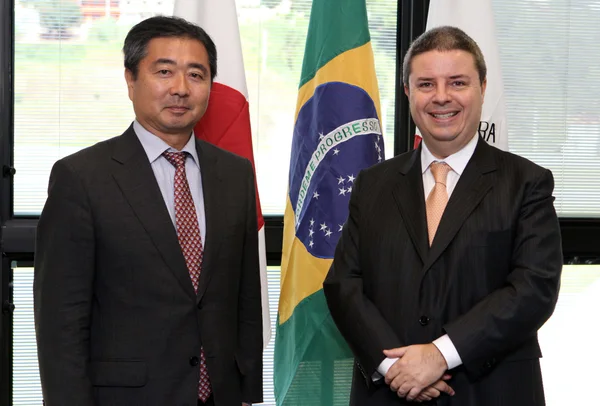 O cônsul do Japão, Masaru Watanabe e o governador de Minas, Antonio Anastasia
