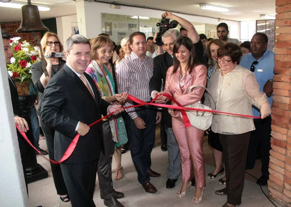 Governador e secretária Ana Lúcia Gazzola durante inauguração da Magistra