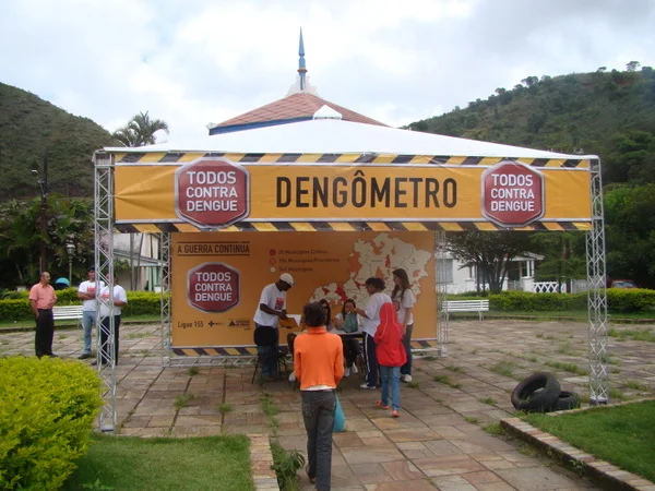 Em Ouro Preto, a mobilização contra a dengue acontece na Praça da Estação