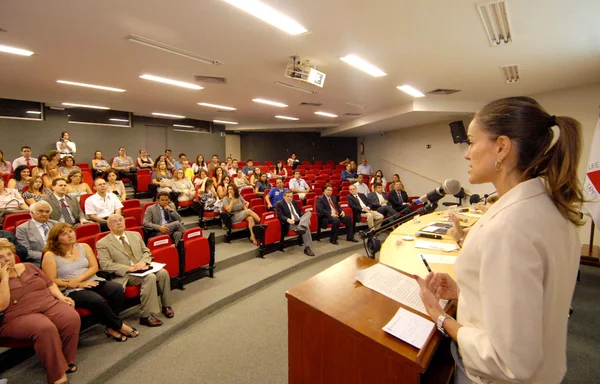 Para Renata Vilhena, a Escola é o eixo fundamental da estratégia de gestão do Governo de Minas