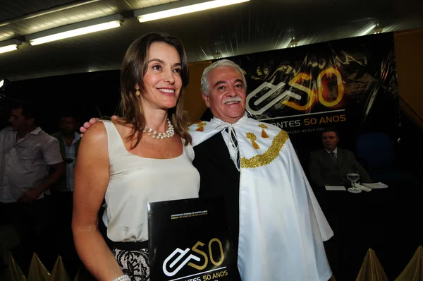 Renata Vilhena e o reitor da Unimontes, João dos Reis Canela
