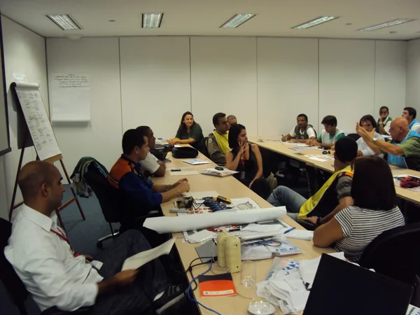 Agentes são treinados para ações preventivas e adversidades causadas pelas chuvas ou seca