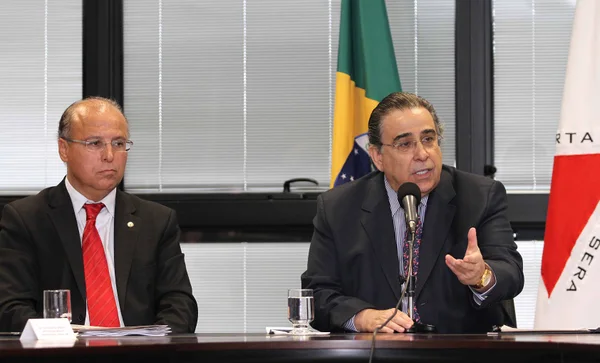 Secretário Gil Pereira e o vice-governador Alberto Pinto Coelho